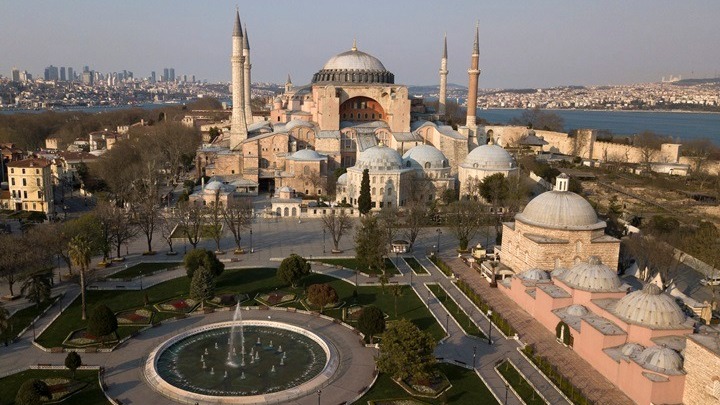 Hagia Sophia: They are preparing a 14,000 sq. m. red carpet, Quran will be read 24 hours a day