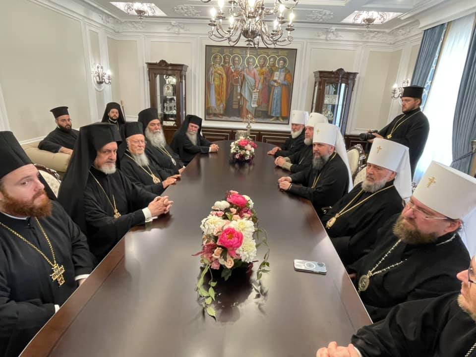 ecumenical patriarch kyiv epiphaniy