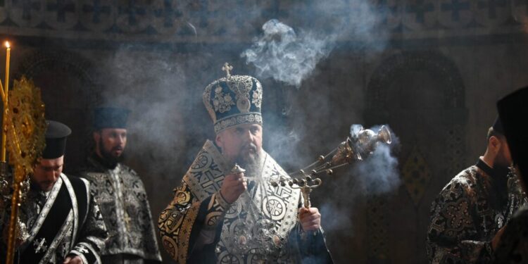 Đức Tổng Giám Mục Epifaniy gởi cho Kirill: Không ai có máu trên tay có thể cầm Chén Thánh