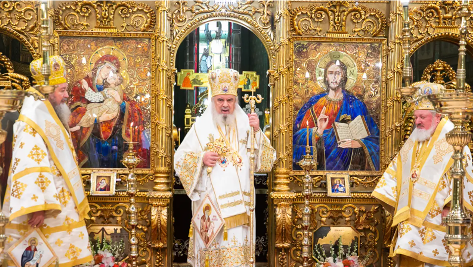 Episcopul Ploietului: Patriarhul României a moștenit cele trei atribute ale Sfântului Daniel