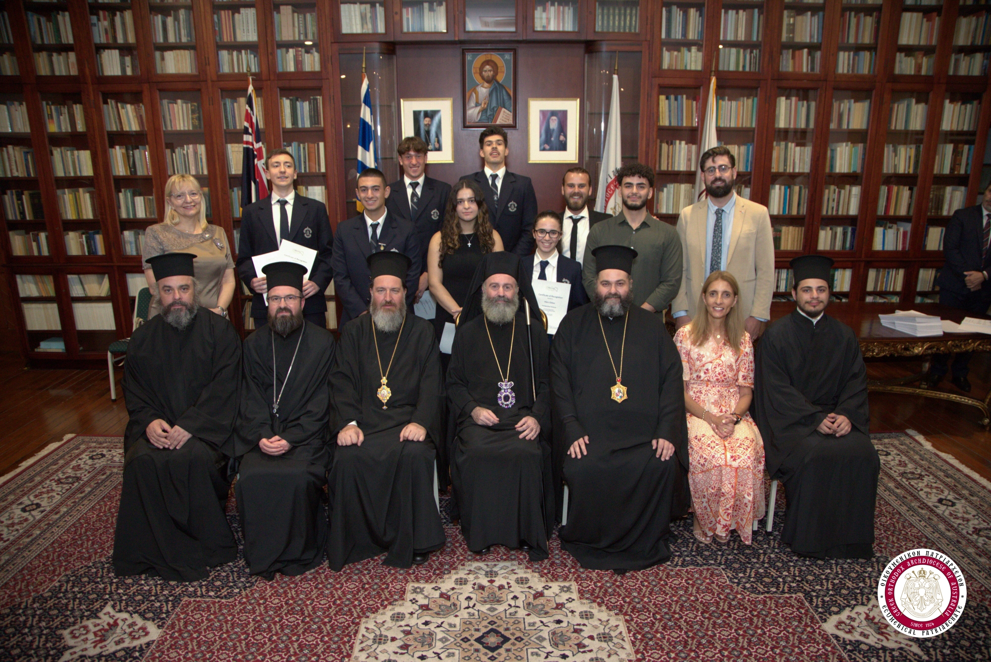 Ο Αυστραλός Αρχιεπίσκοπος τιμά σπουδαστές με υψηλές επιδόσεις στα Ελληνορθόδοξα Κολέγια στο Σίδνεϊ